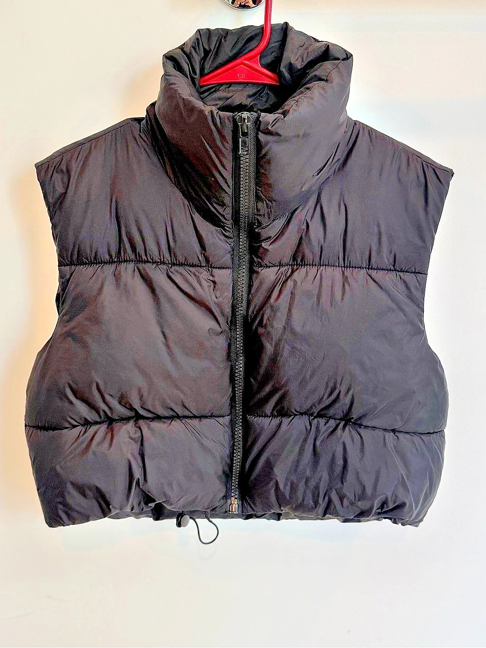 Black Cropped Puffer Vest Like New